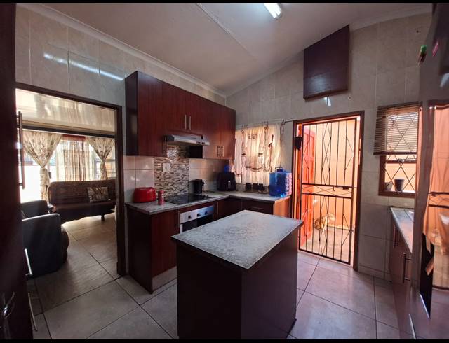 3 BEDROOM FREESTANDING FOR SALE IN BUFFALO FLATS